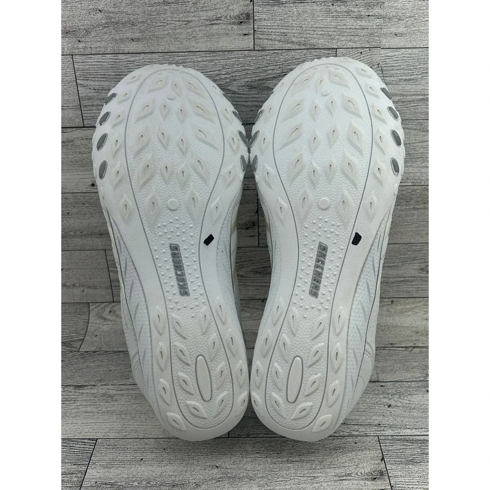 Skechers Relaxed Fit White Memory Foam Slip On Sneakers Shoes‎ Women Sz 10 23030